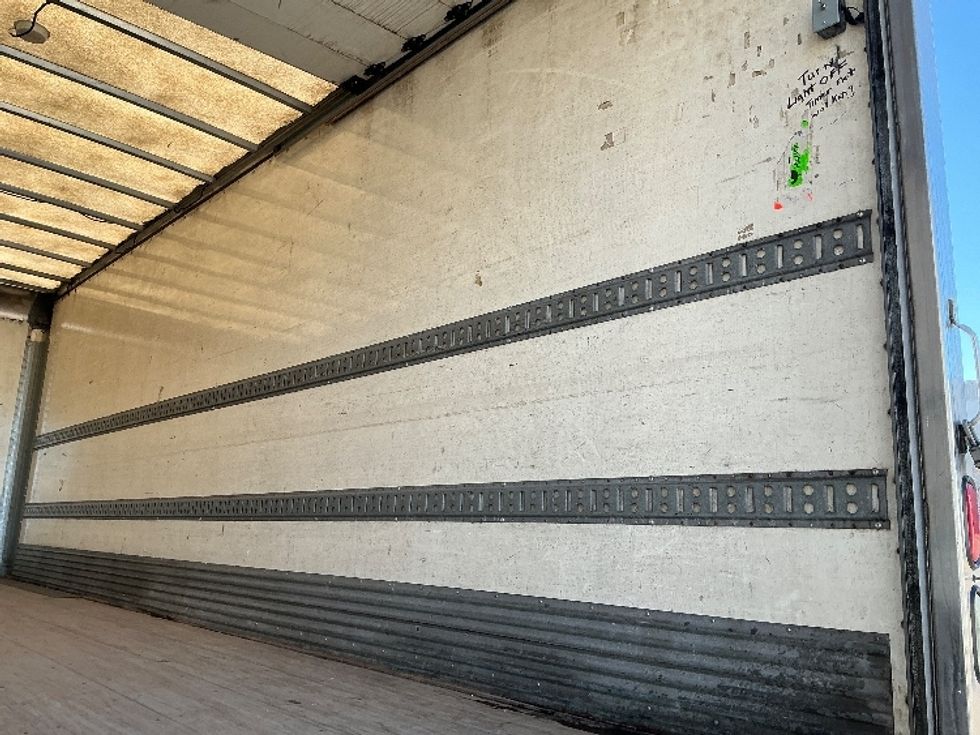 Medium Duty Box Truck-Light and Medium Duty Trucks-International-2019-4300-Edmonton-AB-245,392\n\t\tkm-$ 63,500 - Image 12