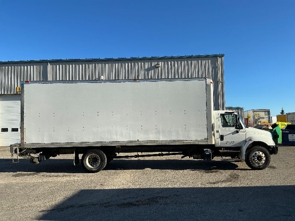 Medium Duty Box Truck-Light and Medium Duty Trucks-International-2019-4300-Edmonton-AB-245,392\n\t\tkm-$ 63,500 - Image 16