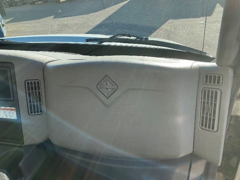 Medium Duty Box Truck-Light and Medium Duty Trucks-International-2019-4300-Edmonton-AB-245,392\n\t\tkm-$ 63,500 - Image 19