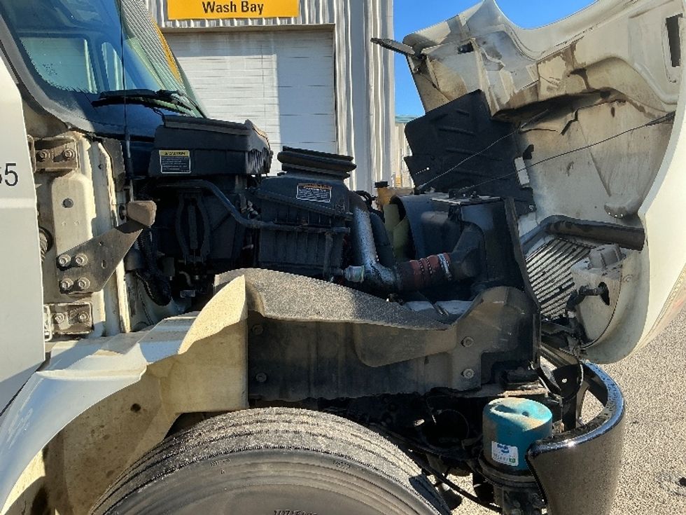 Medium Duty Box Truck-Light and Medium Duty Trucks-International-2019-4300-Edmonton-AB-245,392\n\t\tkm-$ 63,500 - Image 22