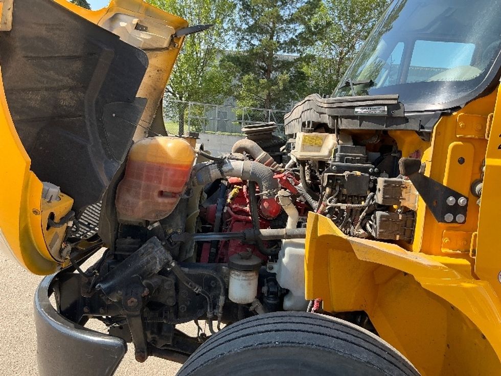 Medium Duty Box Truck-Light and Medium Duty Trucks-International-2019-4300-Edmonton-AB-256,356\n\t\tkm-$ 58,750 - Image 23