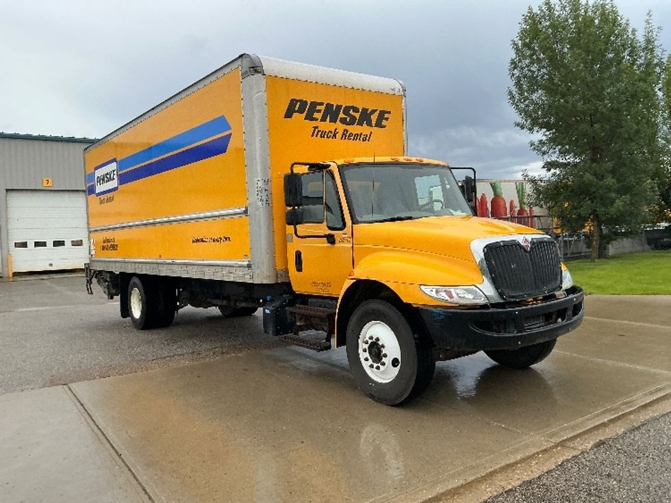 Medium Duty Box Truck-Light and Medium Duty Trucks-International-2019-4300-Edmonton-AB-263,564\n\t\tkm-$ 56,250 - Image 1