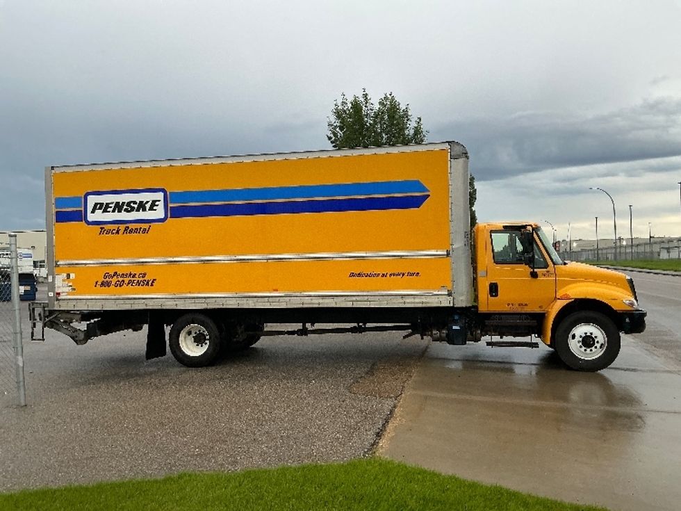 Medium Duty Box Truck-Light and Medium Duty Trucks-International-2019-4300-Edmonton-AB-263,564\n\t\tkm-$ 56,250 - Image 15