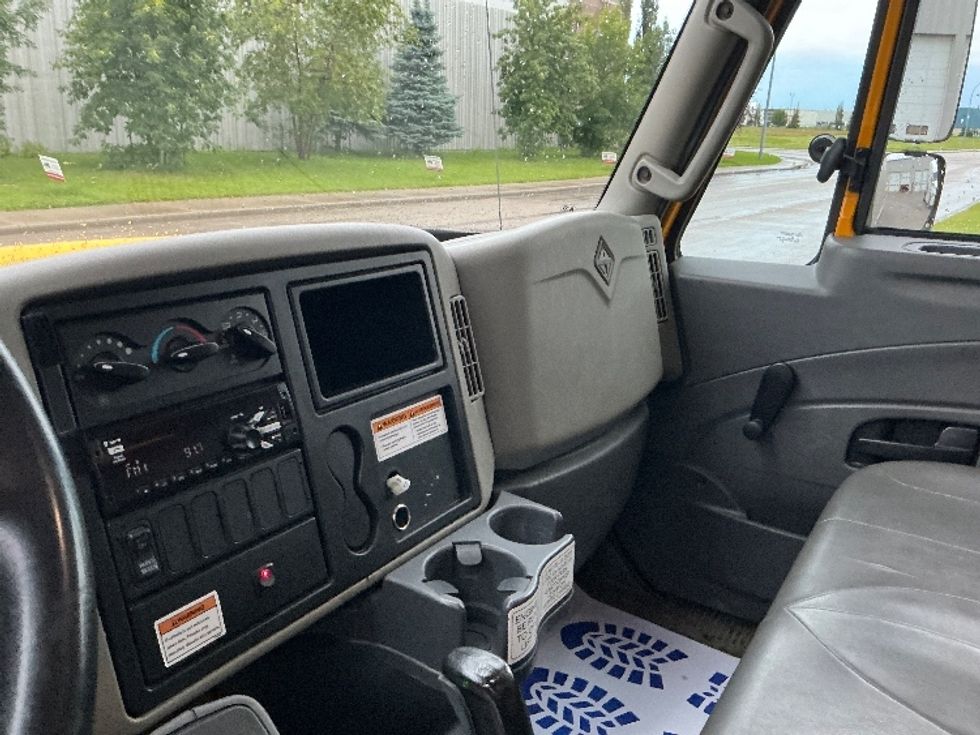 Medium Duty Box Truck-Light and Medium Duty Trucks-International-2019-4300-Edmonton-AB-263,564\n\t\tkm-$ 56,250 - Image 19