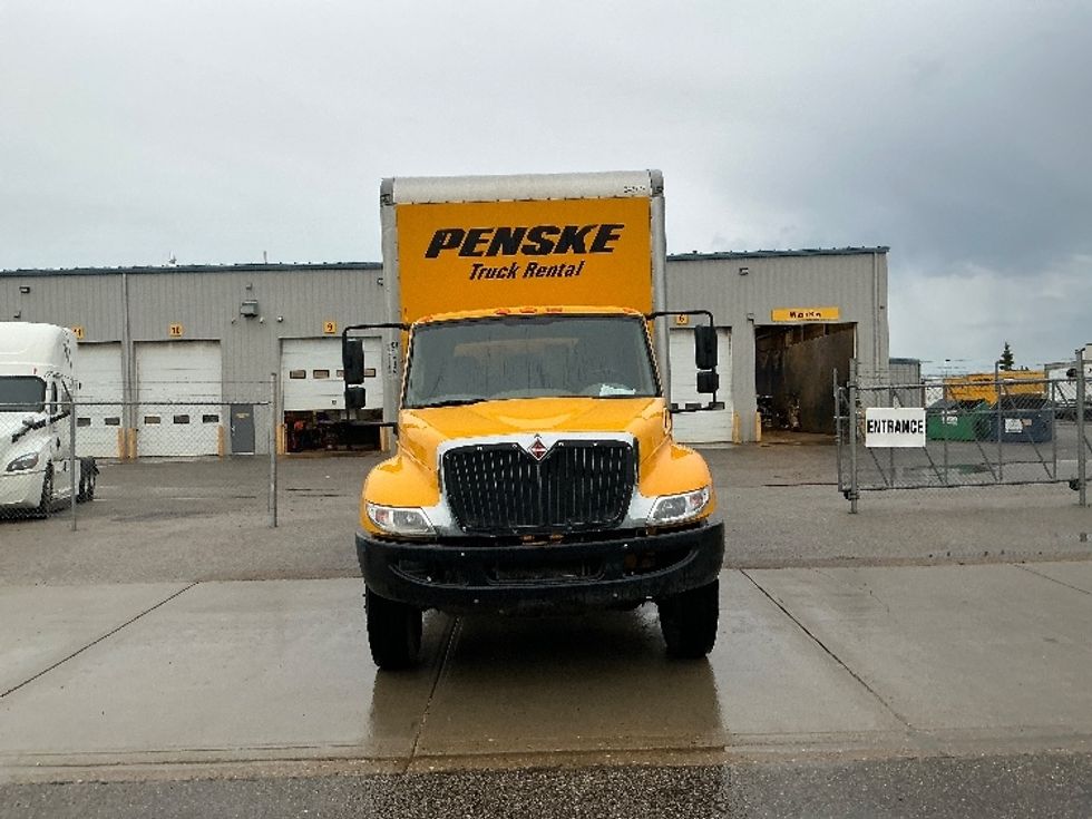 Medium Duty Box Truck-Light and Medium Duty Trucks-International-2019-4300-Edmonton-AB-263,564\n\t\tkm-$ 56,250 - Image 2