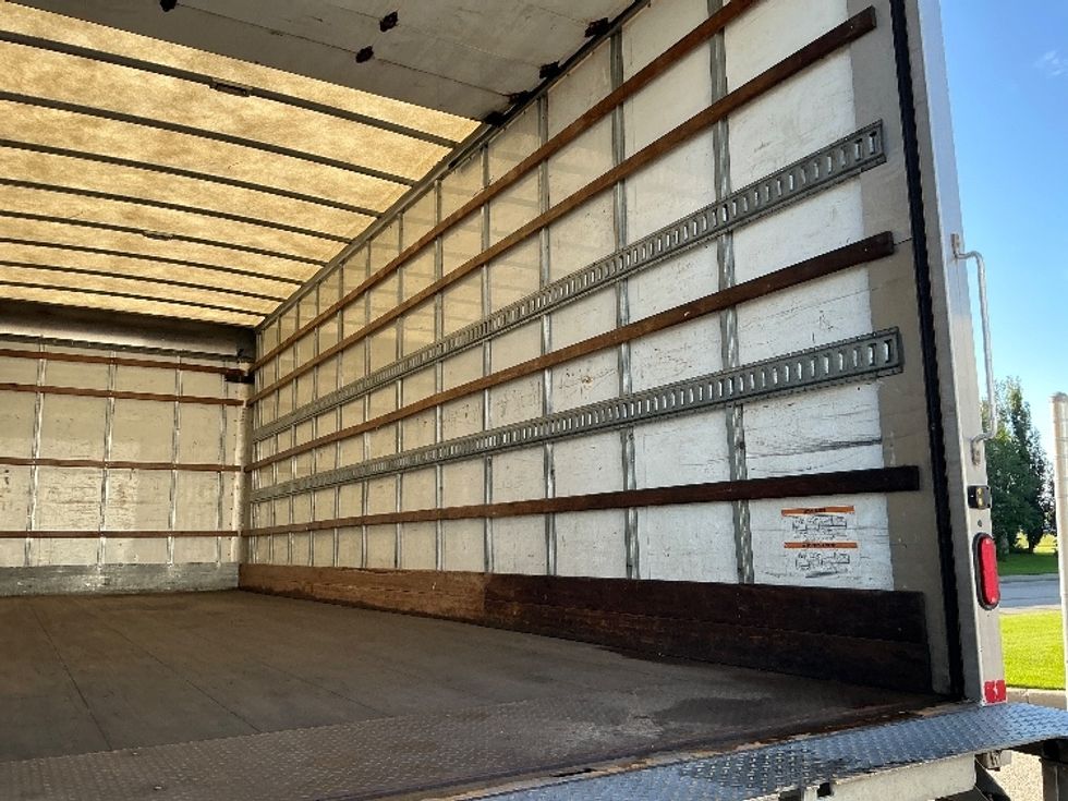 Medium Duty Box Truck-Light and Medium Duty Trucks-International-2019-4300-Edmonton-AB-276,951\n\t\tkm-$ 53,500 - Image 12