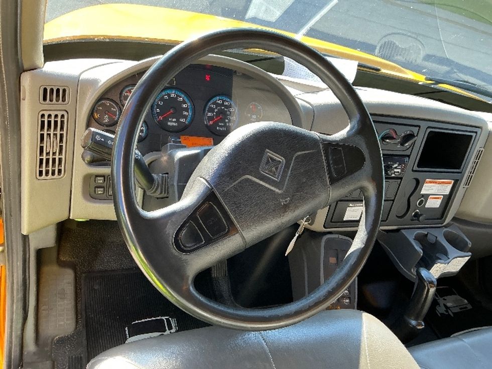 Medium Duty Box Truck-Light and Medium Duty Trucks-International-2019-4300-Edmonton-AB-276,951\n\t\tkm-$ 53,500 - Image 17