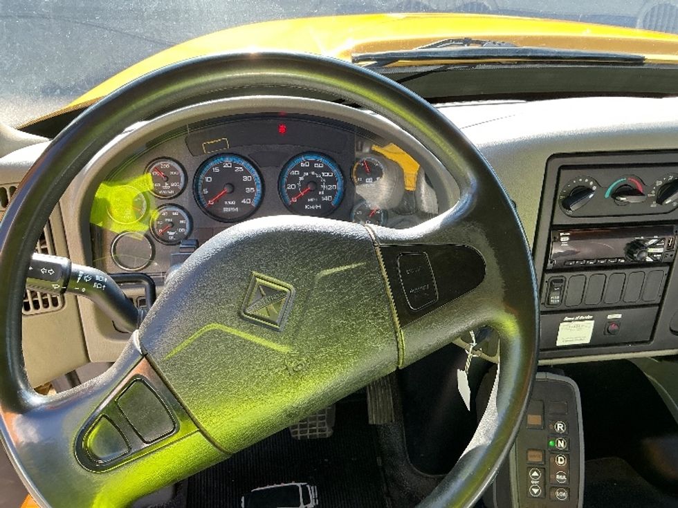 Medium Duty Box Truck-Light and Medium Duty Trucks-International-2019-4300-Edmonton-AB-276,951\n\t\tkm-$ 53,500 - Image 18