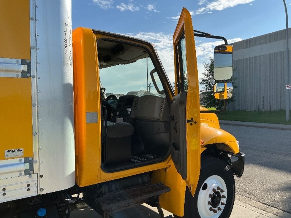 Medium Duty Box Truck-Light and Medium Duty Trucks-International-2019-4300-Edmonton-AB-276,951\n\t\tkm-$ 53,500 - Image 20