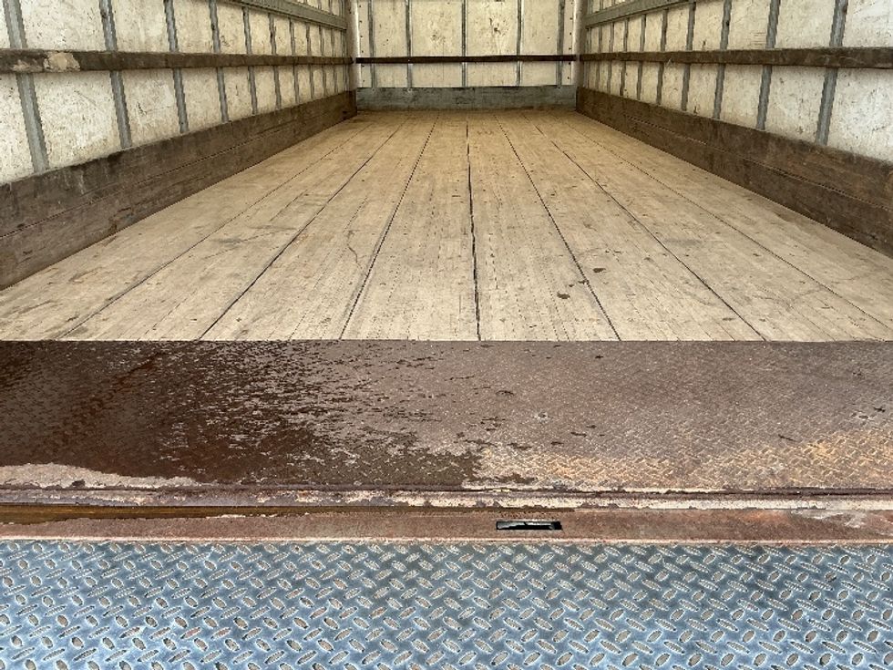 Medium Duty Box Truck-Light and Medium Duty Trucks-International-2019-4300-Edmonton-AB-332,510\n\t\tkm-$ 48,500 - Image 10