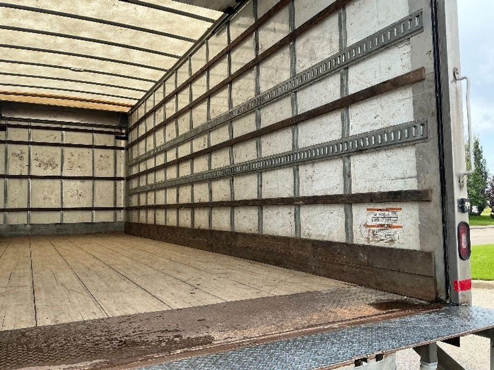 Medium Duty Box Truck-Light and Medium Duty Trucks-International-2019-4300-Edmonton-AB-332,510\n\t\tkm-$ 48,500 - Image 12