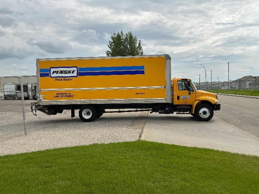 Medium Duty Box Truck-Light and Medium Duty Trucks-International-2019-4300-Edmonton-AB-332,510\n\t\tkm-$ 48,500 - Image 15
