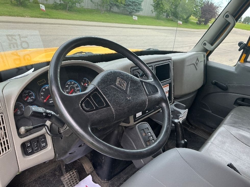 Medium Duty Box Truck-Light and Medium Duty Trucks-International-2019-4300-Edmonton-AB-332,510\n\t\tkm-$ 48,500 - Image 17