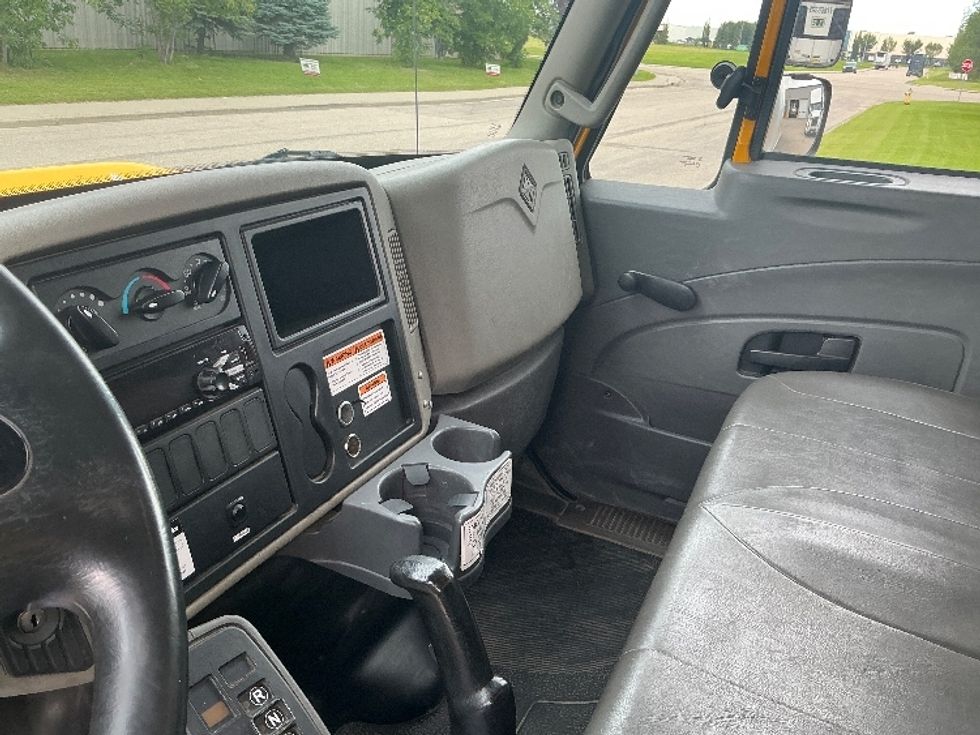 Medium Duty Box Truck-Light and Medium Duty Trucks-International-2019-4300-Edmonton-AB-332,510\n\t\tkm-$ 48,500 - Image 19