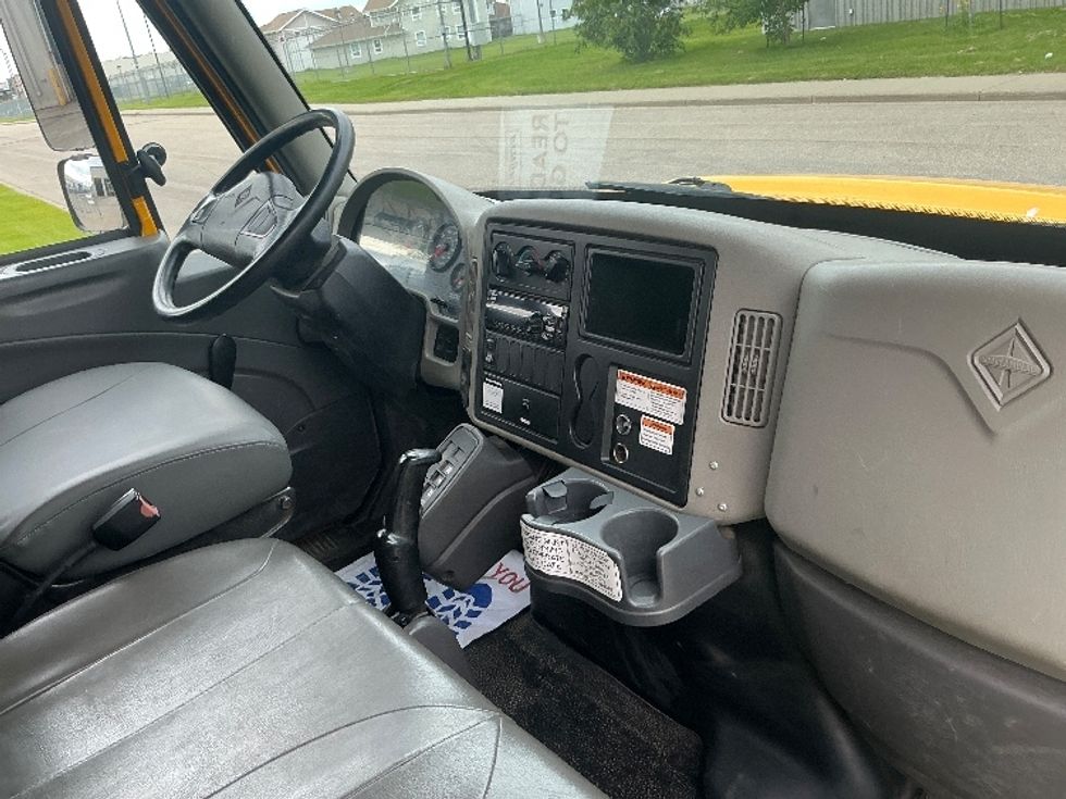Medium Duty Box Truck-Light and Medium Duty Trucks-International-2019-4300-Edmonton-AB-332,510\n\t\tkm-$ 48,500 - Image 22