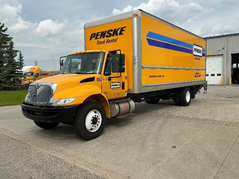 Medium Duty Box Truck-Light and Medium Duty Trucks-International-2019-4300-Edmonton-AB-332,510\n\t\tkm-$ 48,500 - Image 3