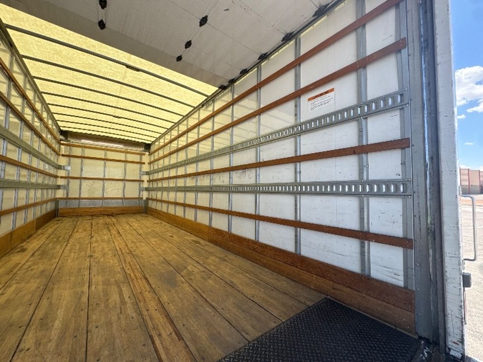 Medium Duty Box Truck-Light and Medium Duty Trucks-International-2019-4300-El Paso-TX-198,996\n\t\tmiles-$ 39,500 - Image 12