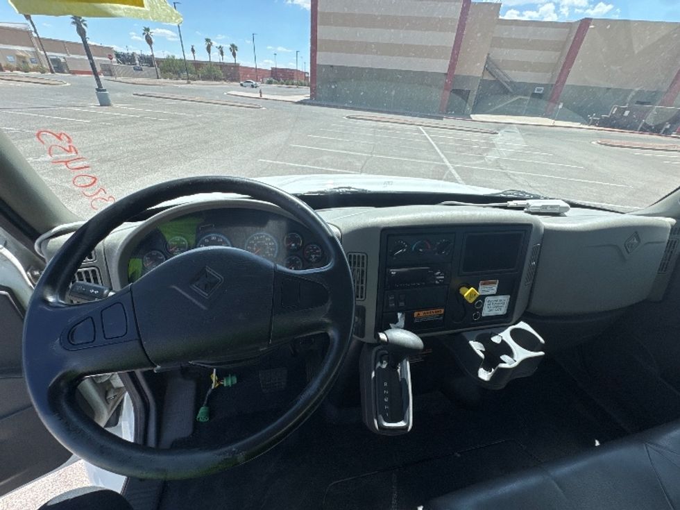 Medium Duty Box Truck-Light and Medium Duty Trucks-International-2019-4300-El Paso-TX-198,996\n\t\tmiles-$ 39,500 - Image 18