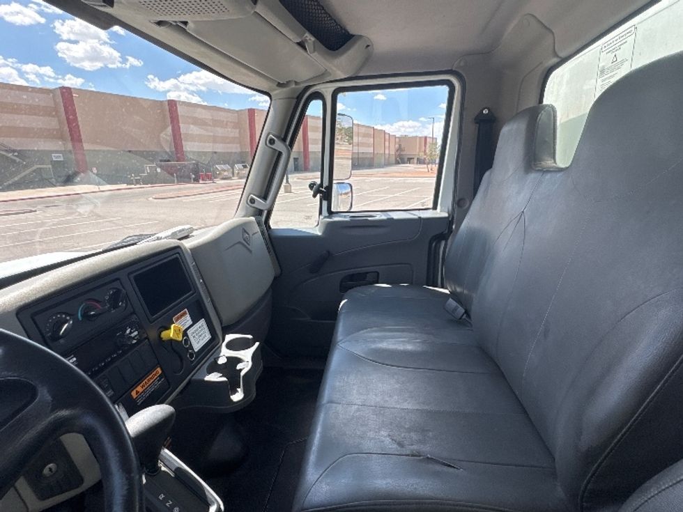Medium Duty Box Truck-Light and Medium Duty Trucks-International-2019-4300-El Paso-TX-198,996\n\t\tmiles-$ 39,500 - Image 19