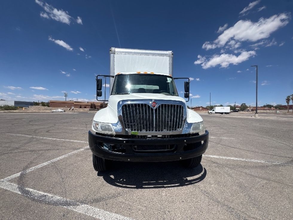 Medium Duty Box Truck-Light and Medium Duty Trucks-International-2019-4300-El Paso-TX-198,996\n\t\tmiles-$ 39,500 - Image 2