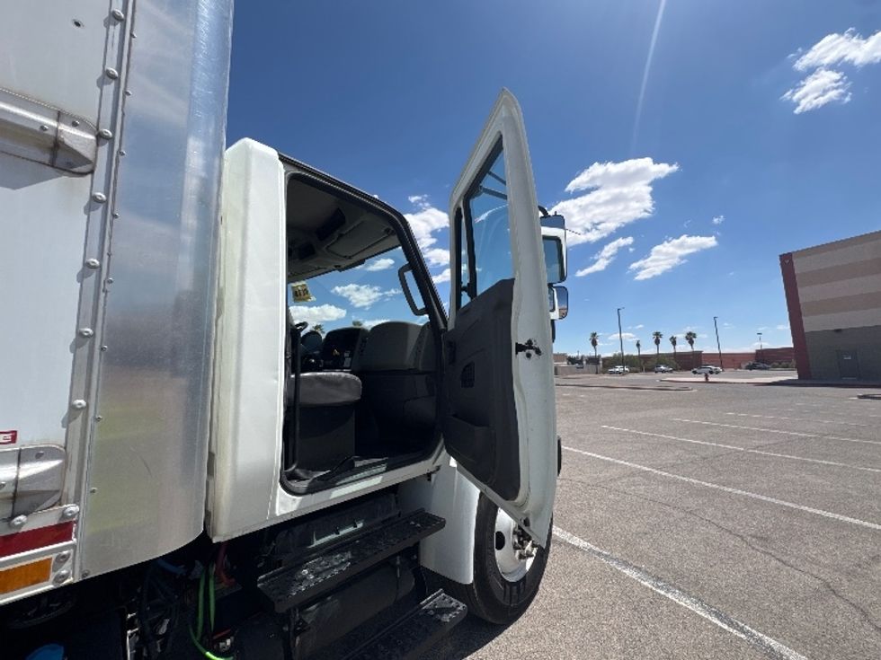 Medium Duty Box Truck-Light and Medium Duty Trucks-International-2019-4300-El Paso-TX-198,996\n\t\tmiles-$ 39,500 - Image 20