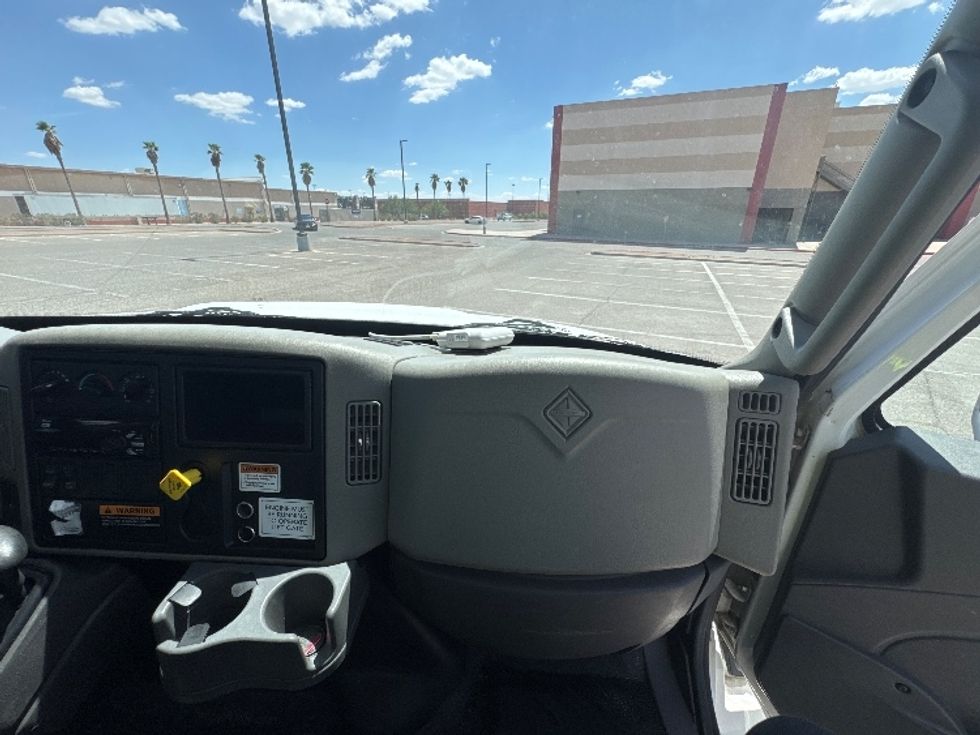 Medium Duty Box Truck-Light and Medium Duty Trucks-International-2019-4300-El Paso-TX-198,996\n\t\tmiles-$ 39,500 - Image 21