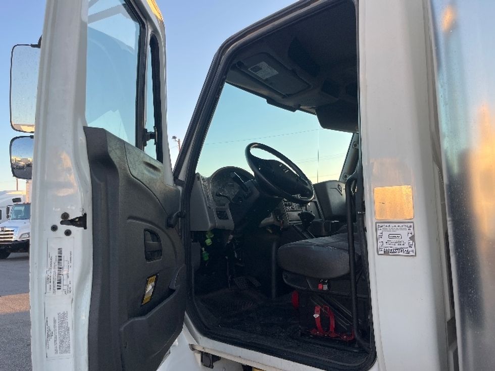 Medium Duty Box Truck-Light and Medium Duty Trucks-International-2019-4300-El Paso-TX-266,303\n\t\tmiles-$ 33,500 - Image 16