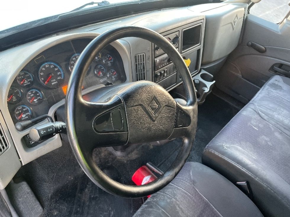 Medium Duty Box Truck-Light and Medium Duty Trucks-International-2019-4300-El Paso-TX-266,303\n\t\tmiles-$ 33,500 - Image 17