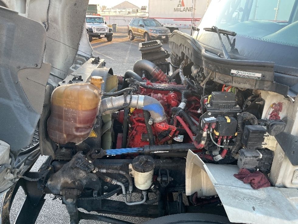 Medium Duty Box Truck-Light and Medium Duty Trucks-International-2019-4300-El Paso-TX-266,303\n\t\tmiles-$ 33,500 - Image 24