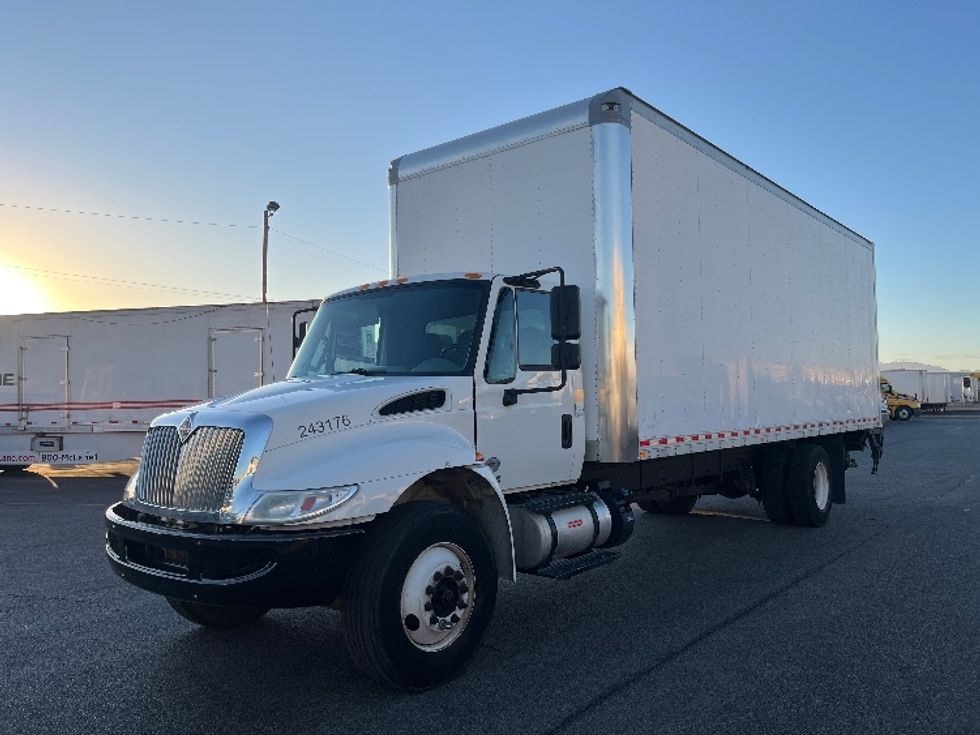 Medium Duty Box Truck-Light and Medium Duty Trucks-International-2019-4300-El Paso-TX-266,303\n\t\tmiles-$ 33,500 - Image 3
