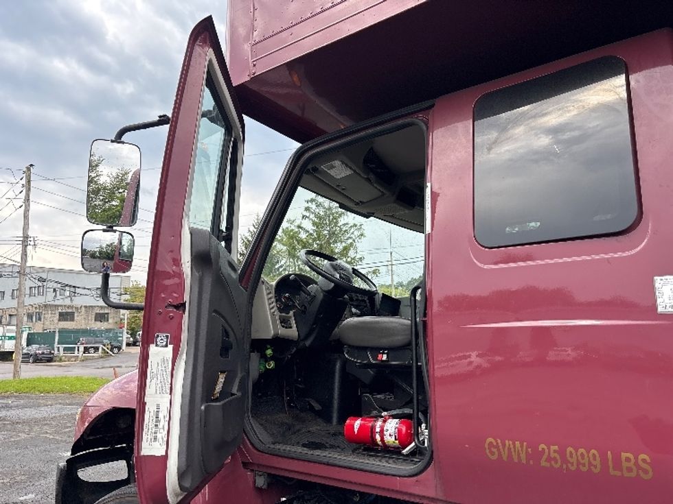 Medium Duty Box Truck-Light and Medium Duty Trucks-International-2019-4300-Elmsford-NY-93,567\n\t\tmiles-$ 56,000 - Image 16