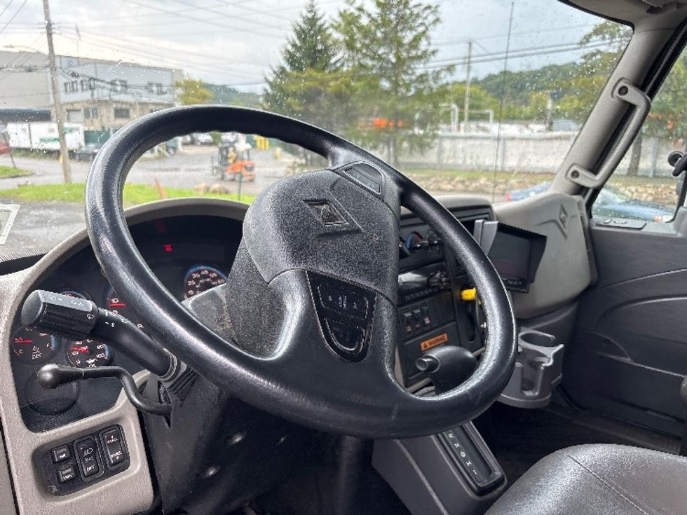 Medium Duty Box Truck-Light and Medium Duty Trucks-International-2019-4300-Elmsford-NY-93,567\n\t\tmiles-$ 56,000 - Image 17