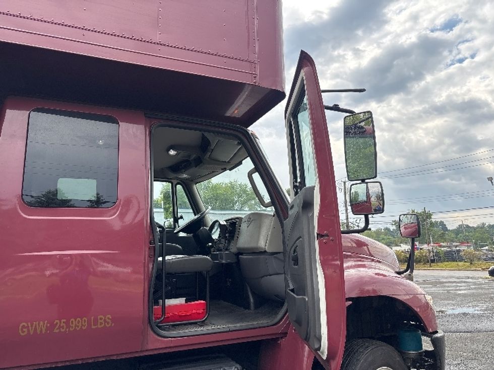Medium Duty Box Truck-Light and Medium Duty Trucks-International-2019-4300-Elmsford-NY-93,567\n\t\tmiles-$ 56,000 - Image 20