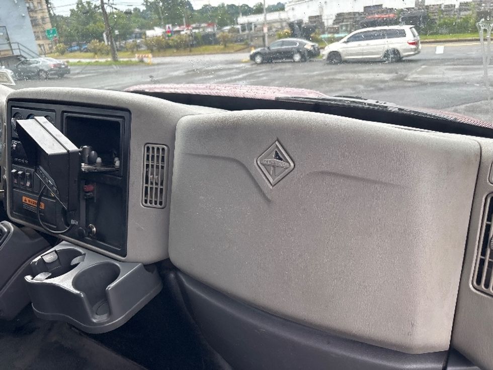 Medium Duty Box Truck-Light and Medium Duty Trucks-International-2019-4300-Elmsford-NY-93,567\n\t\tmiles-$ 56,000 - Image 21
