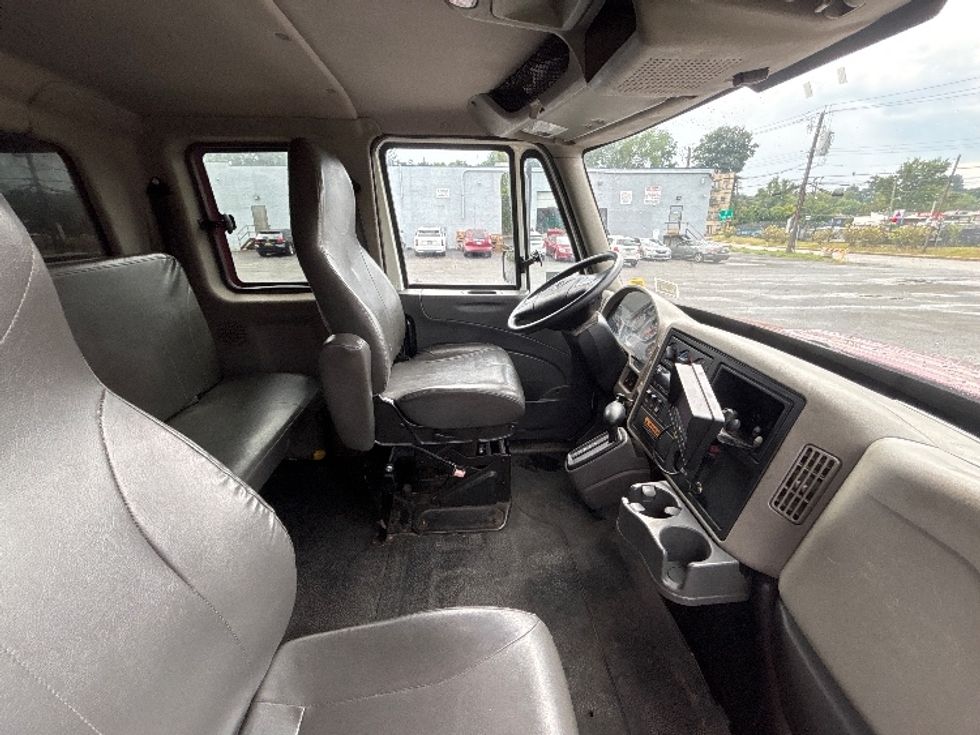 Medium Duty Box Truck-Light and Medium Duty Trucks-International-2019-4300-Elmsford-NY-93,567\n\t\tmiles-$ 56,000 - Image 22