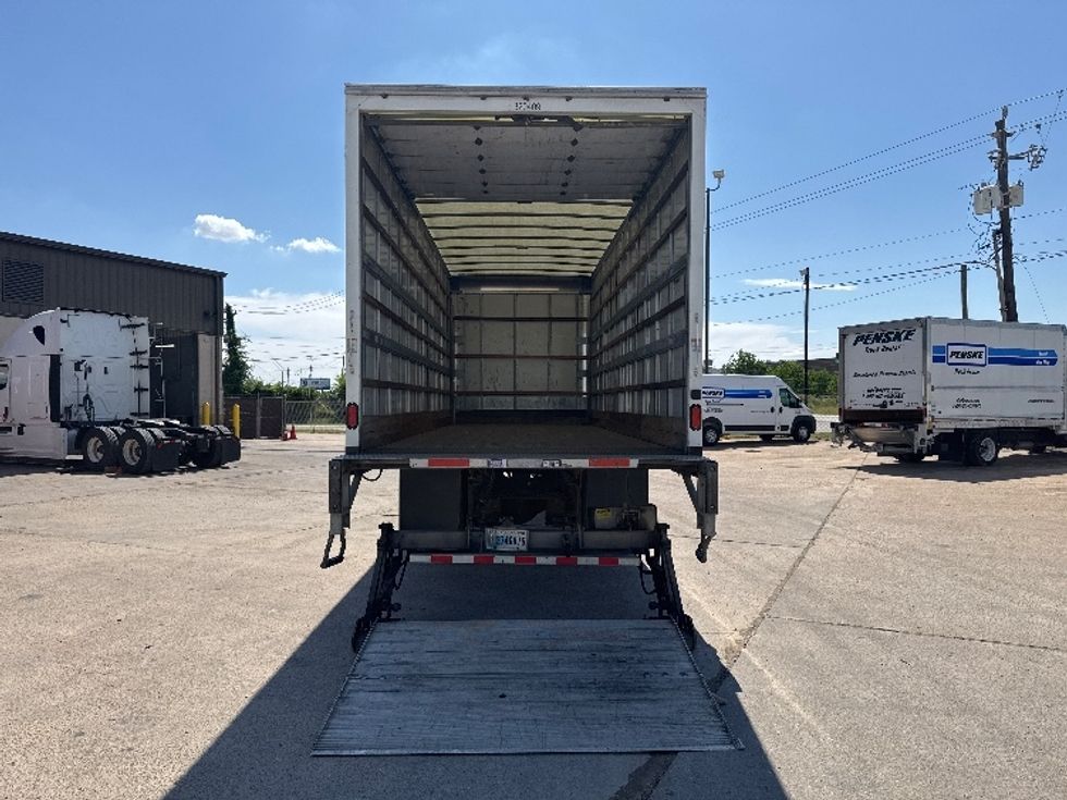 Medium Duty Box Truck-Light and Medium Duty Trucks-International-2019-4300-Essex Junction-VT-186,117\n\t\tmiles-$ 37,250 - Image 9
