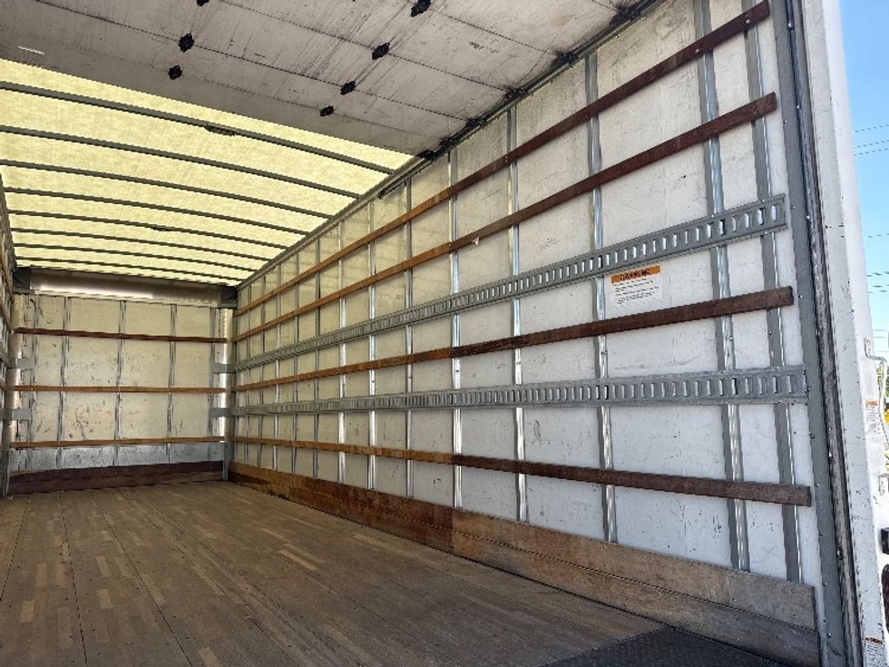 Medium Duty Box Truck-Light and Medium Duty Trucks-International-2019-4300-Essex Junction-VT-186,117\n\t\tmiles-$ 37,250 - Image 12