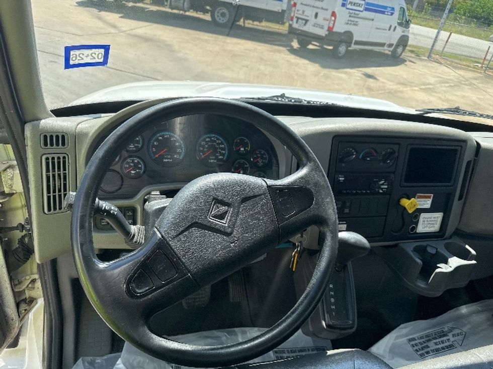Medium Duty Box Truck-Light and Medium Duty Trucks-International-2019-4300-Essex Junction-VT-186,117\n\t\tmiles-$ 37,250 - Image 18
