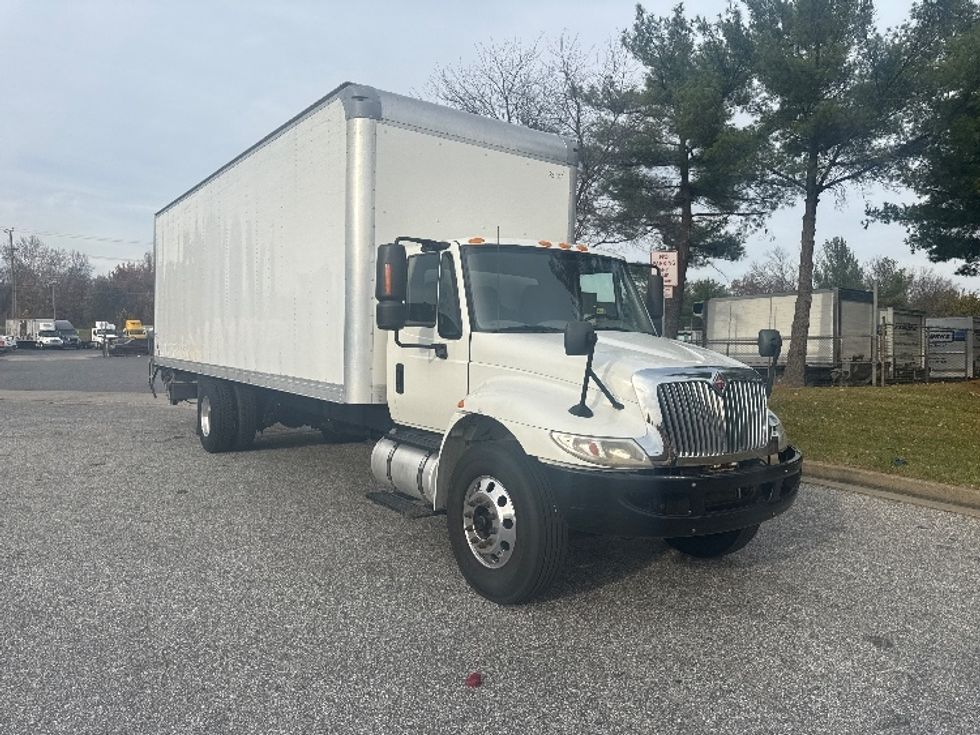 Medium Duty Box Truck-Light and Medium Duty Trucks-International-2019-4300-Essex-MD-276,465\n\t\tmiles-$ 31,250 - Image 1
