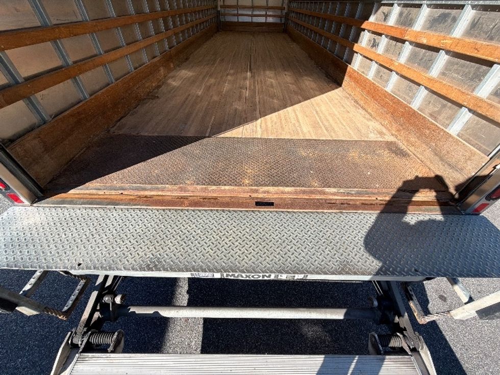 Medium Duty Box Truck-Light and Medium Duty Trucks-International-2019-4300-Essex-MD-276,465\n\t\tmiles-$ 31,250 - Image 10
