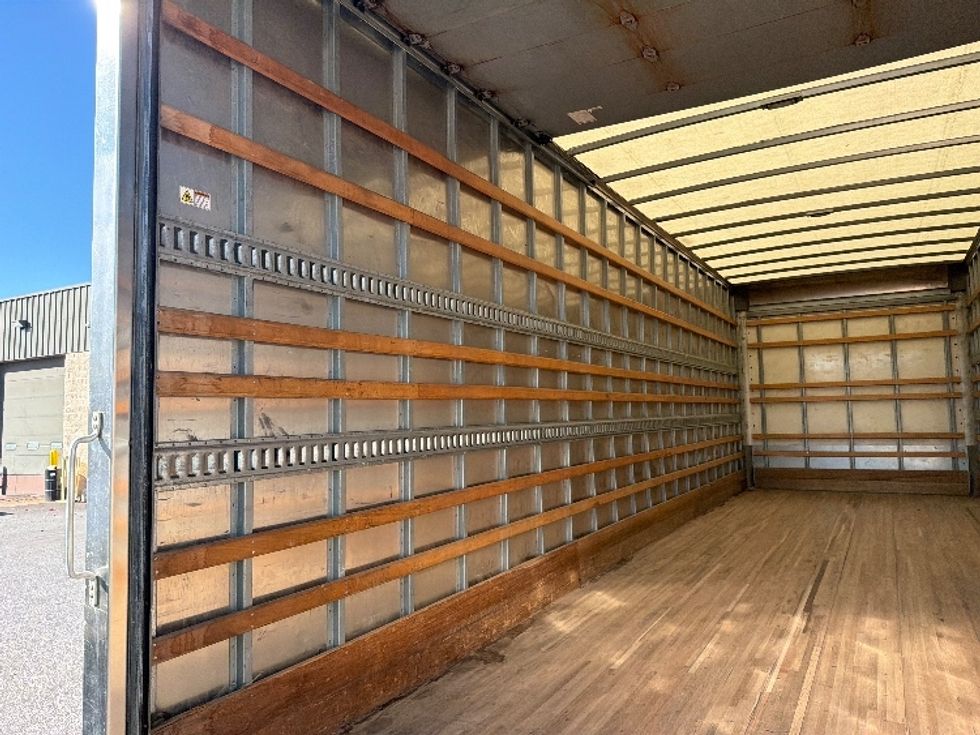 Medium Duty Box Truck-Light and Medium Duty Trucks-International-2019-4300-Essex-MD-276,465\n\t\tmiles-$ 31,250 - Image 11