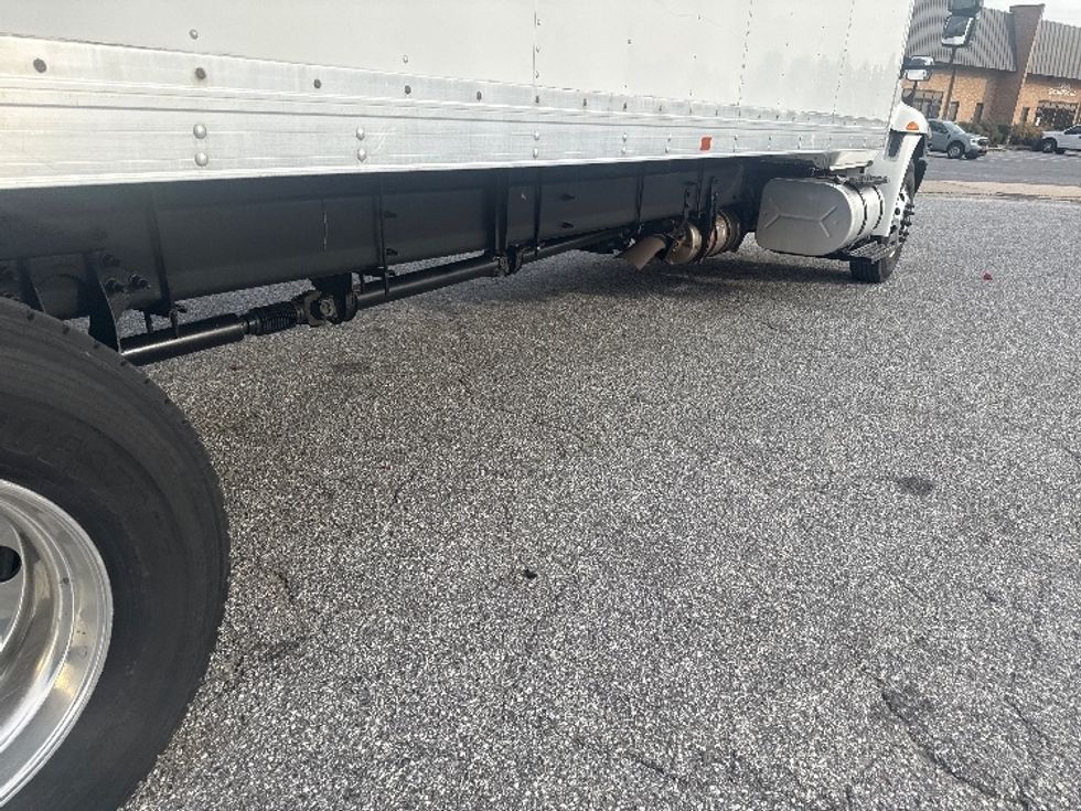 Medium Duty Box Truck-Light and Medium Duty Trucks-International-2019-4300-Essex-MD-276,465\n\t\tmiles-$ 31,250 - Image 14