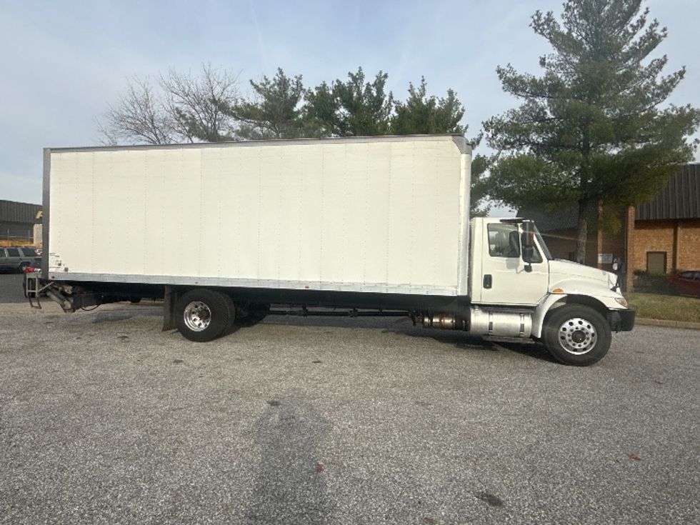 Medium Duty Box Truck-Light and Medium Duty Trucks-International-2019-4300-Essex-MD-276,465\n\t\tmiles-$ 31,250 - Image 15