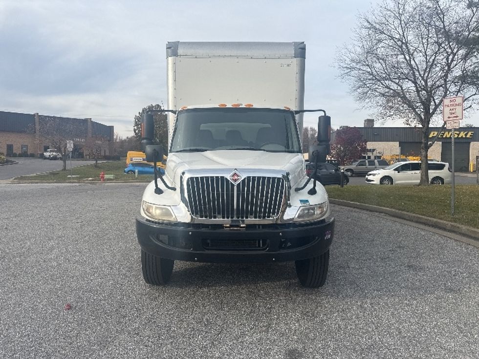 Medium Duty Box Truck-Light and Medium Duty Trucks-International-2019-4300-Essex-MD-276,465\n\t\tmiles-$ 31,250 - Image 2