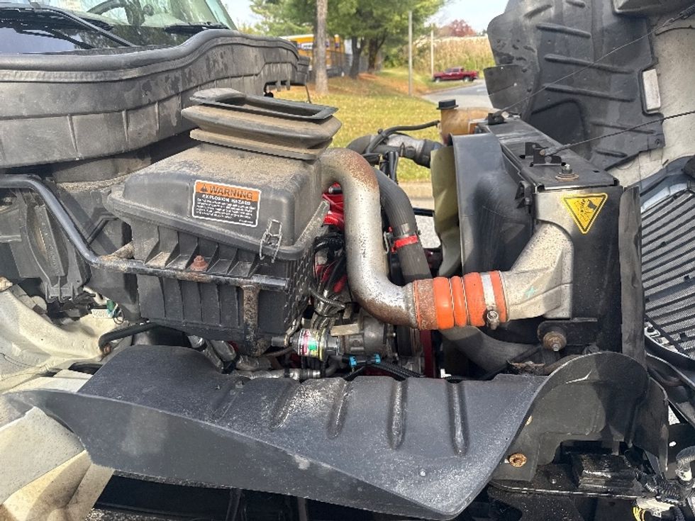 Medium Duty Box Truck-Light and Medium Duty Trucks-International-2019-4300-Essex-MD-276,465\n\t\tmiles-$ 31,250 - Image 23