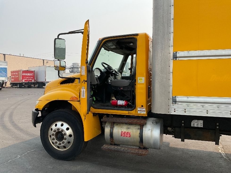 Medium Duty Box Truck-Light and Medium Duty Trucks-International-2019-4300-Etobicoke-ON-250,476\n\t\tkm-$ 53,000 - Image 15