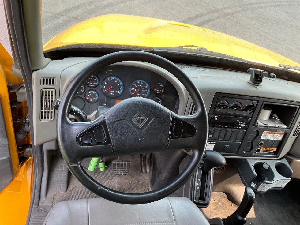 Medium Duty Box Truck-Light and Medium Duty Trucks-International-2019-4300-Etobicoke-ON-250,476\n\t\tkm-$ 53,000 - Image 16