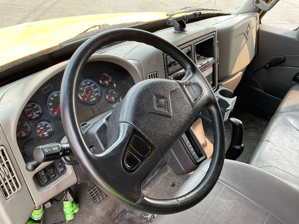 Medium Duty Box Truck-Light and Medium Duty Trucks-International-2019-4300-Etobicoke-ON-250,476\n\t\tkm-$ 53,000 - Image 17
