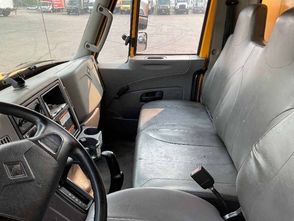 Medium Duty Box Truck-Light and Medium Duty Trucks-International-2019-4300-Etobicoke-ON-250,476\n\t\tkm-$ 53,000 - Image 18