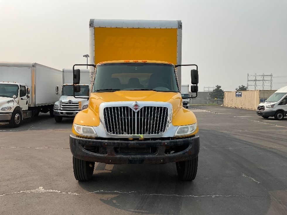 Medium Duty Box Truck-Light and Medium Duty Trucks-International-2019-4300-Etobicoke-ON-250,476\n\t\tkm-$ 53,000 - Image 2